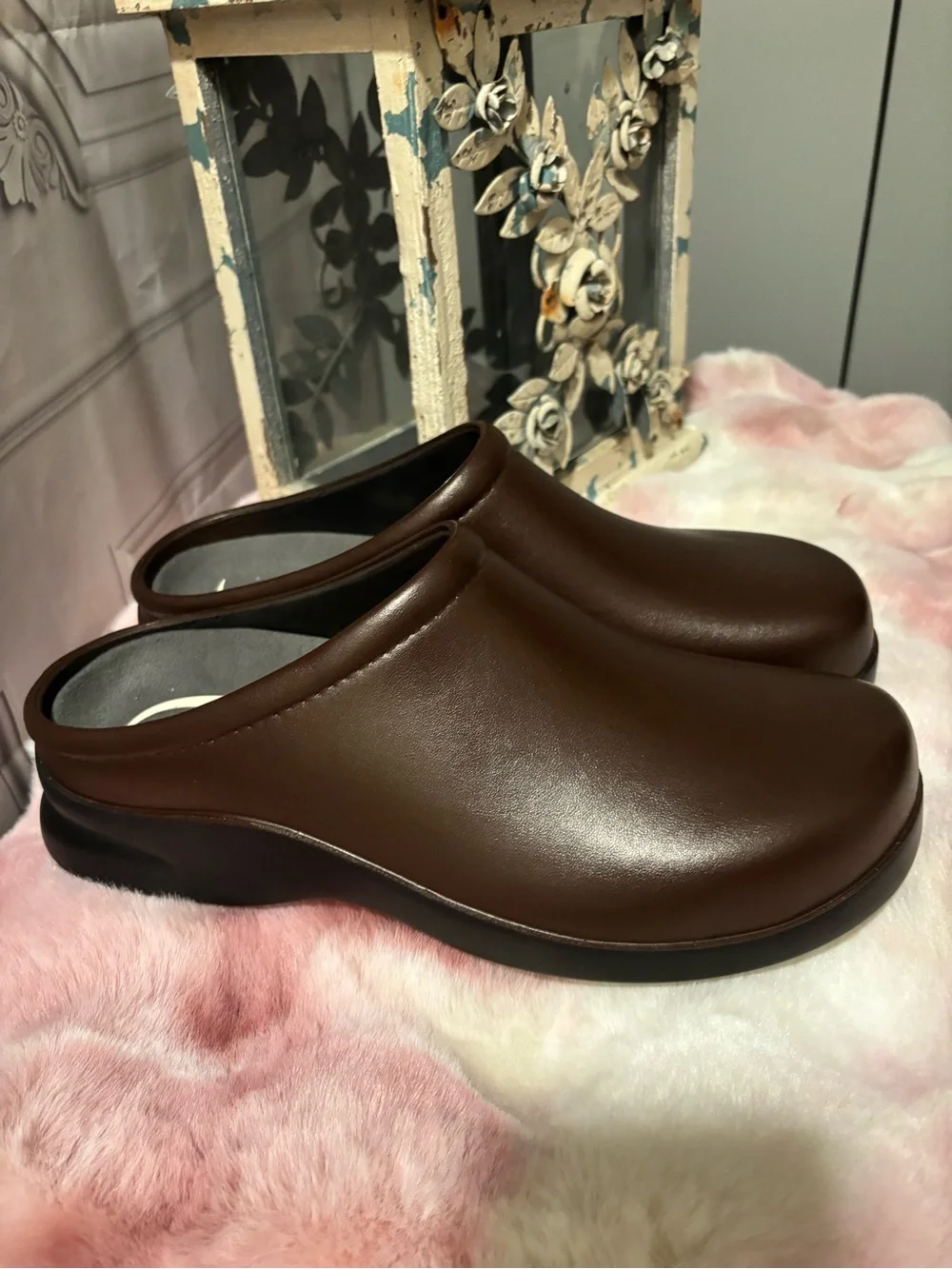 NWT KLOGS Men’s Edge Slip-Resistant Chestnut/Brown Slip-On Clogs, Size 11 M